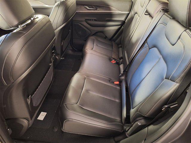 new 2025 Jeep Grand Cherokee car, priced at $38,075