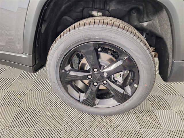 new 2025 Jeep Grand Cherokee car, priced at $38,075