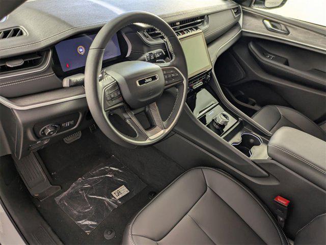 new 2025 Jeep Grand Cherokee car, priced at $38,549