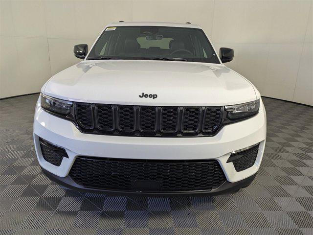 new 2025 Jeep Grand Cherokee car, priced at $38,549