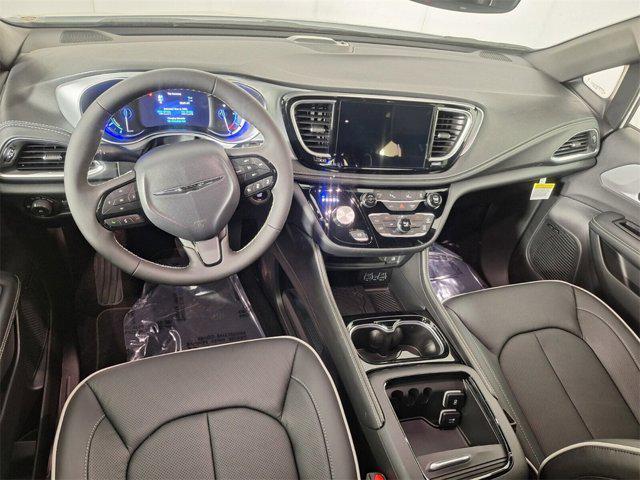 new 2025 Chrysler Pacifica Hybrid car, priced at $52,580