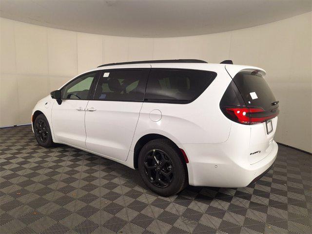 new 2025 Chrysler Pacifica Hybrid car, priced at $52,580
