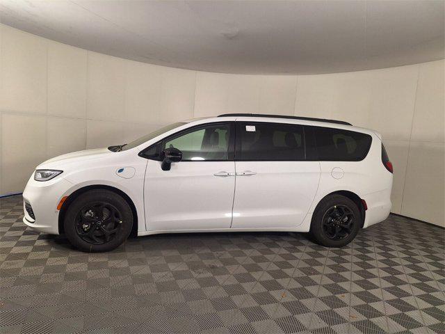 new 2025 Chrysler Pacifica Hybrid car, priced at $52,580