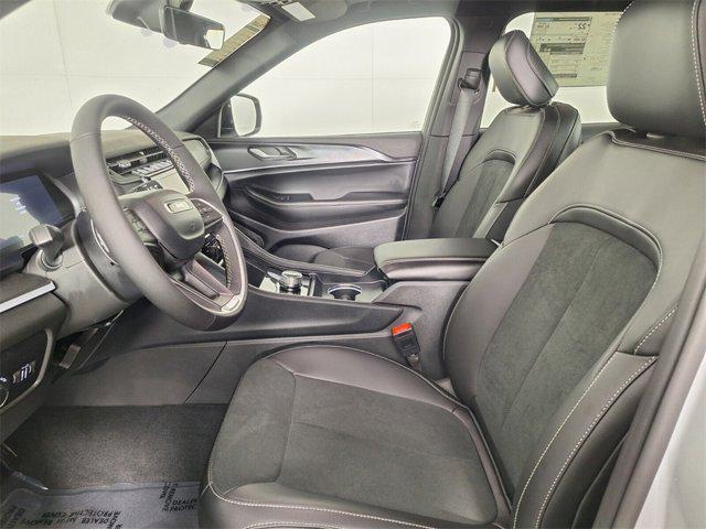 new 2025 Jeep Grand Cherokee car, priced at $35,276
