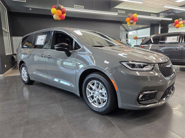 new 2025 Chrysler Pacifica car, priced at $34,400