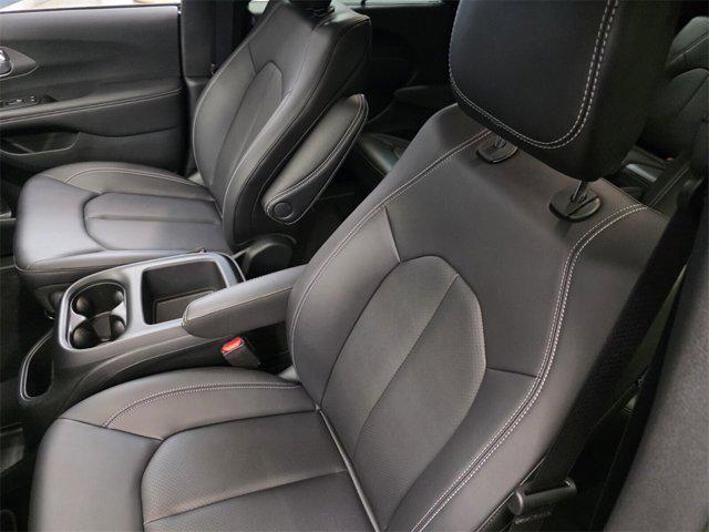 new 2025 Chrysler Pacifica car, priced at $34,400