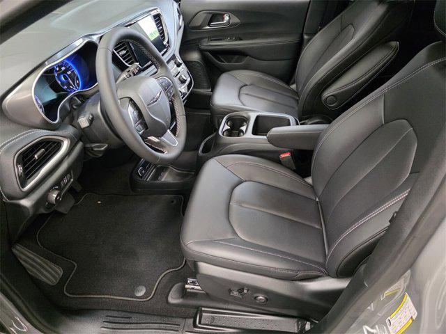 new 2025 Chrysler Pacifica car, priced at $34,400