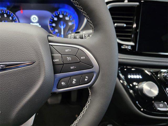 new 2025 Chrysler Pacifica car, priced at $34,400