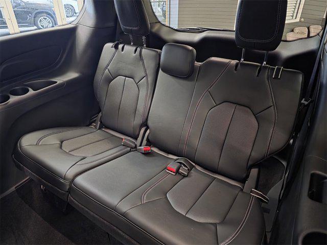 new 2025 Chrysler Pacifica car, priced at $34,400