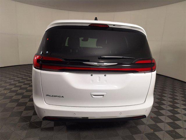 new 2025 Chrysler Pacifica car, priced at $38,917