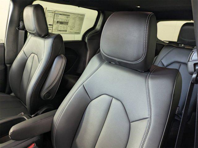 new 2025 Chrysler Pacifica car, priced at $38,917
