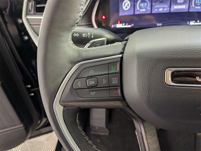 new 2025 Jeep Grand Cherokee car, priced at $40,051