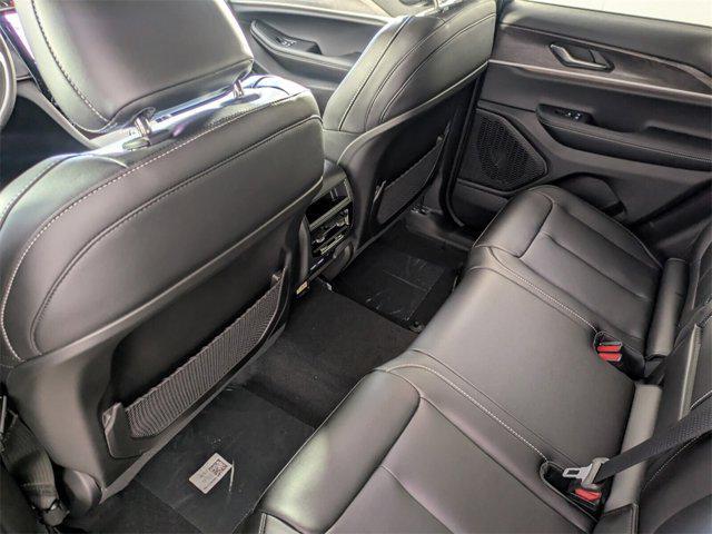 new 2025 Jeep Grand Cherokee car, priced at $40,051