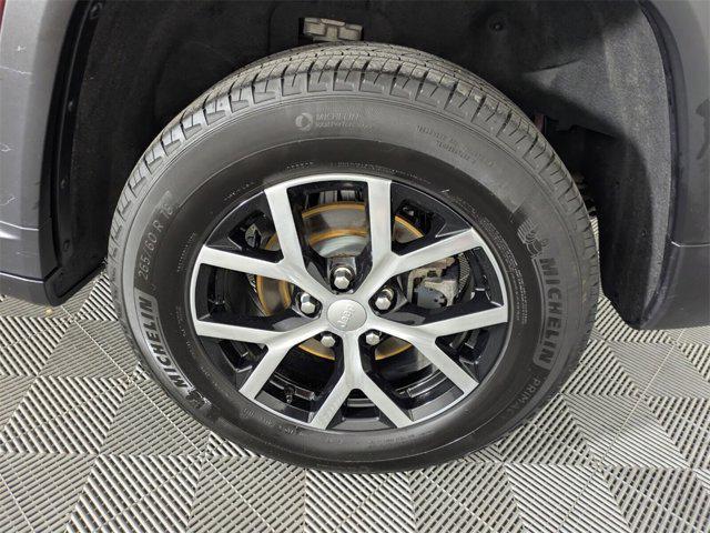 used 2024 Jeep Grand Cherokee car, priced at $28,555