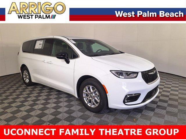 new 2025 Chrysler Pacifica car, priced at $37,806