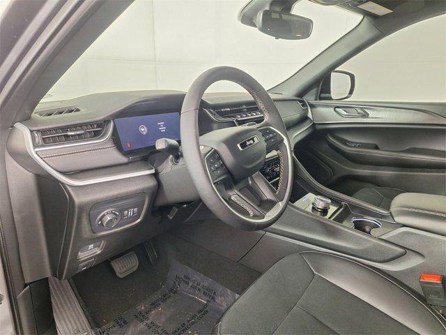 new 2025 Jeep Grand Cherokee car, priced at $42,925