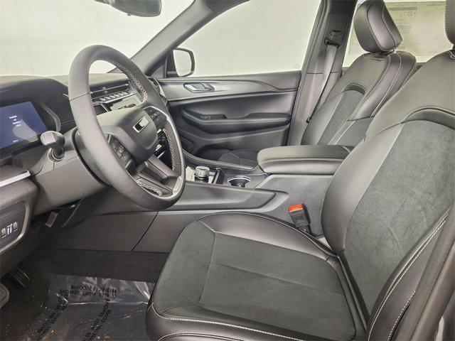 new 2025 Jeep Grand Cherokee car, priced at $42,925