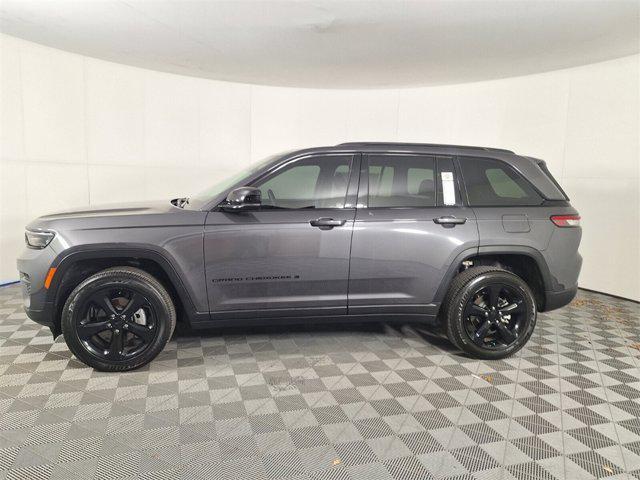 new 2025 Jeep Grand Cherokee car, priced at $42,925