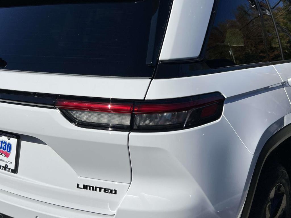 new 2025 Jeep Grand Cherokee car, priced at $50,840