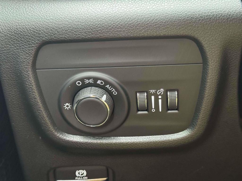 used 2023 Jeep Grand Cherokee car, priced at $27,995
