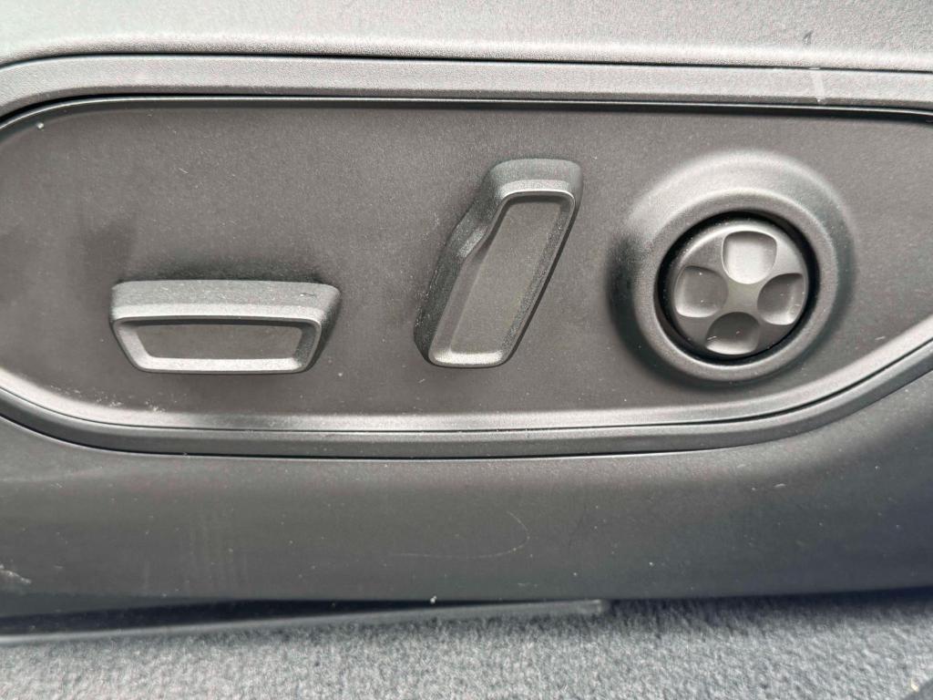 used 2023 Jeep Grand Cherokee car, priced at $27,995