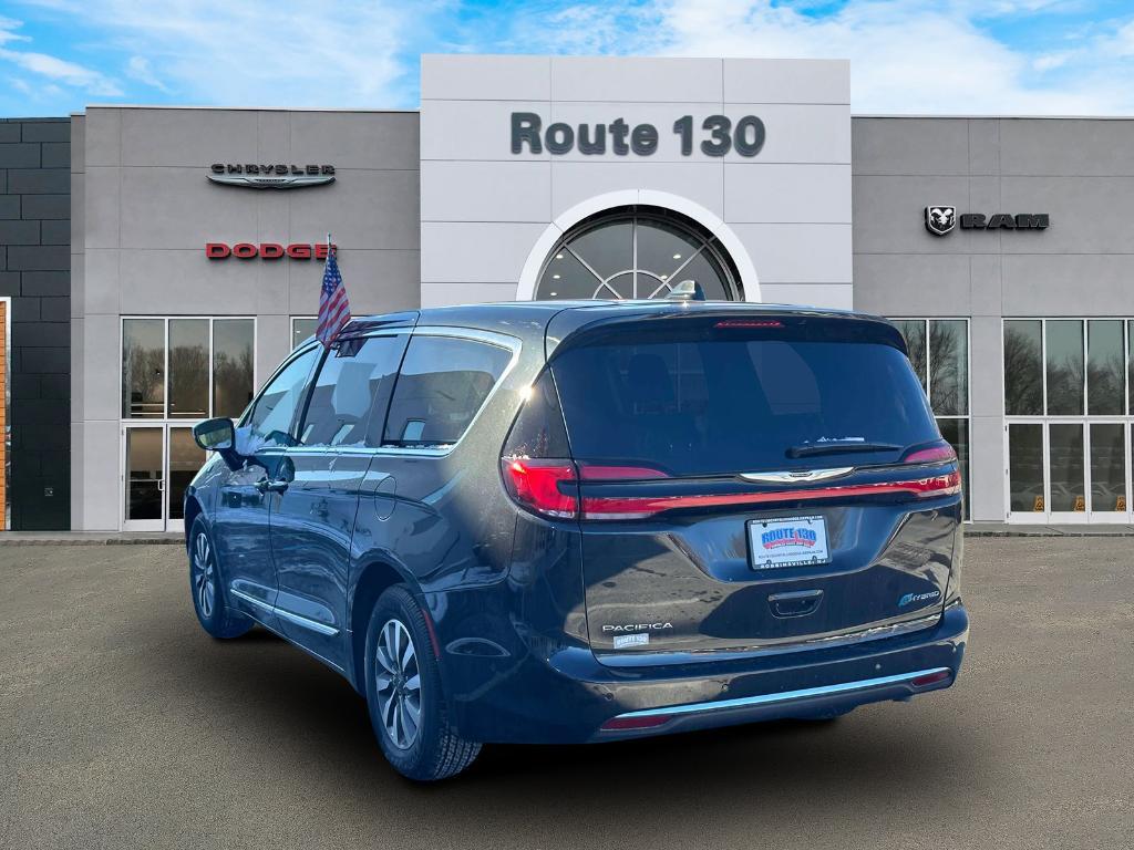 used 2022 Chrysler Pacifica Hybrid car, priced at $33,995