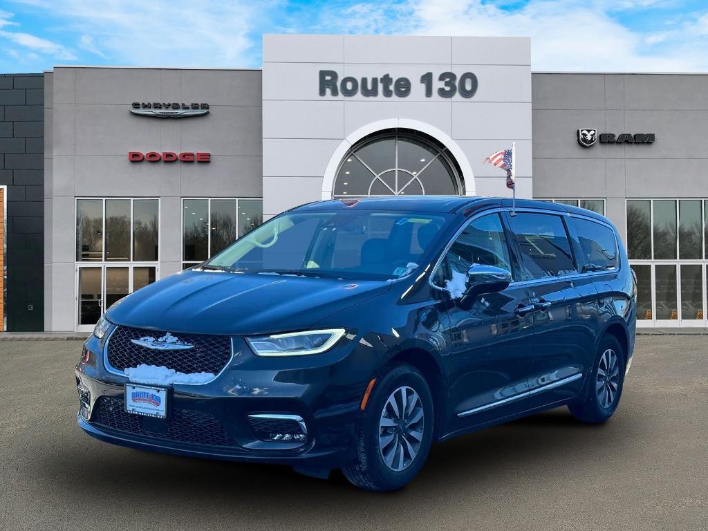 used 2022 Chrysler Pacifica Hybrid car, priced at $33,995