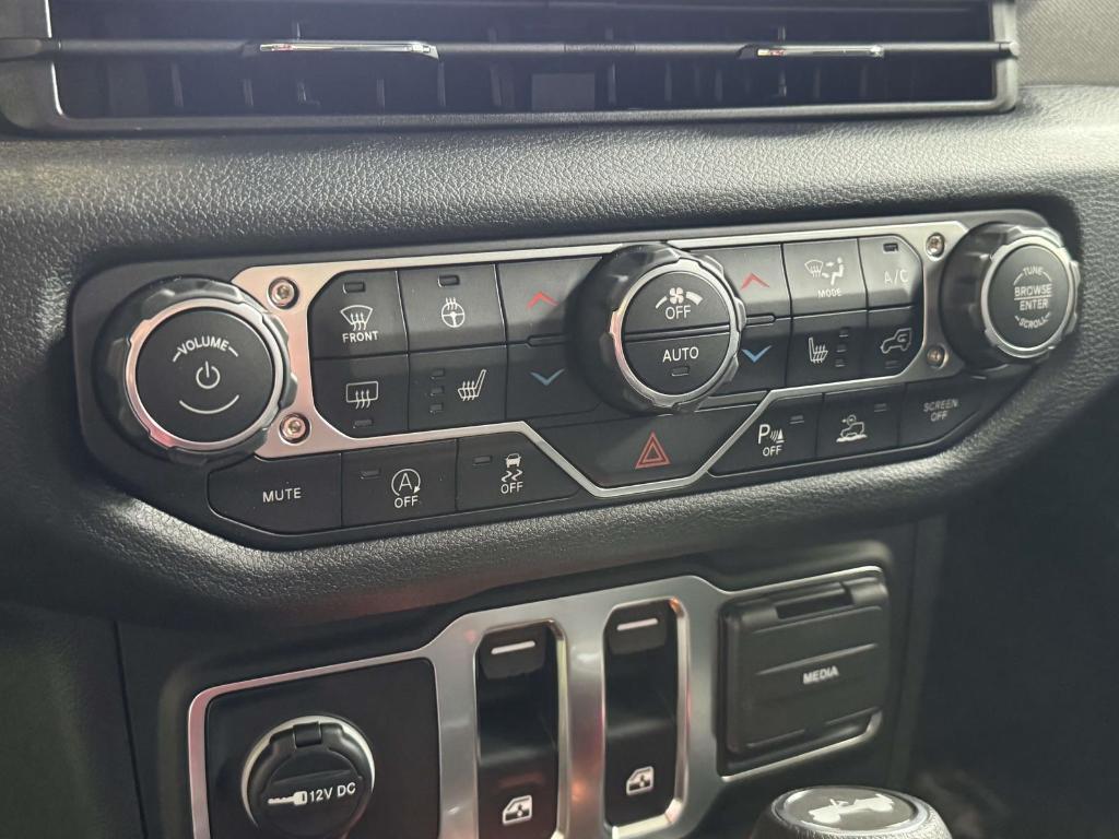 new 2025 Jeep Wrangler car, priced at $47,815