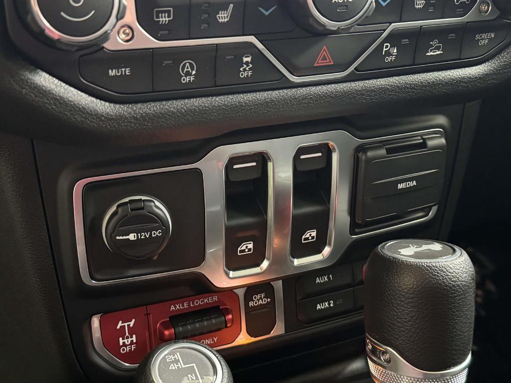 new 2025 Jeep Wrangler car, priced at $47,815