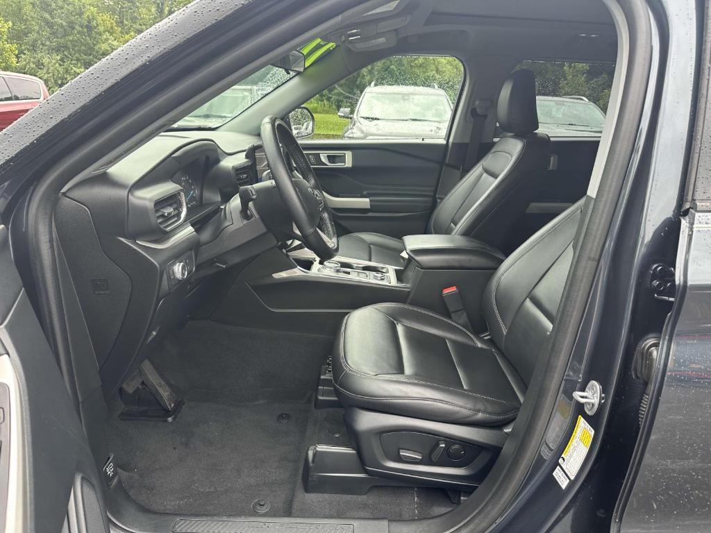 used 2022 Ford Explorer car, priced at $31,995