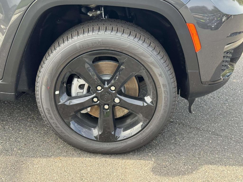 new 2025 Jeep Grand Cherokee L car, priced at $52,330