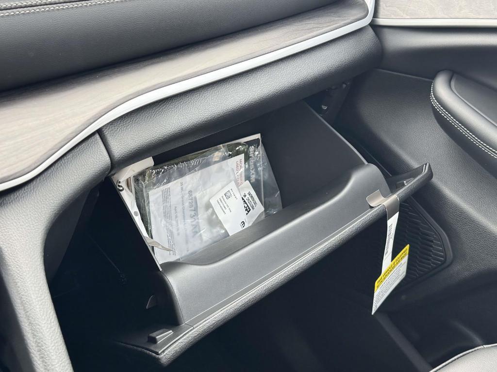 new 2025 Jeep Grand Cherokee L car, priced at $52,330