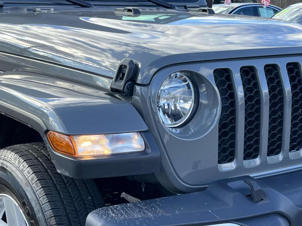 used 2021 Jeep Gladiator car, priced at $27,995