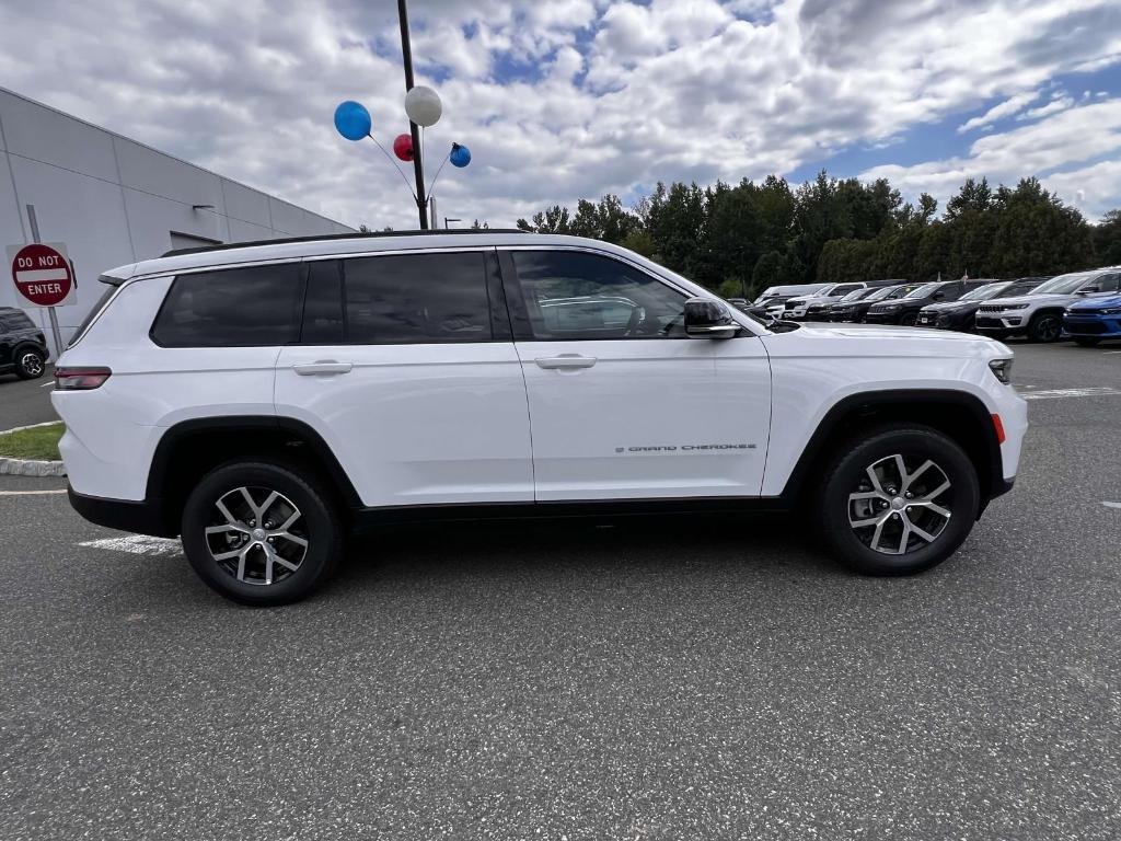 new 2025 Jeep Grand Cherokee L car, priced at $48,015