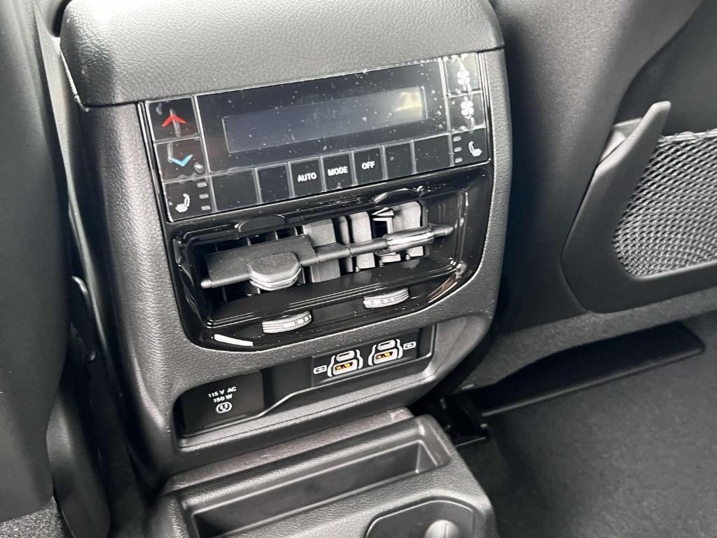 new 2025 Jeep Grand Cherokee L car, priced at $48,015