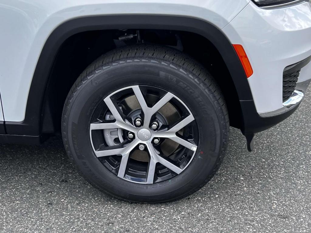 new 2025 Jeep Grand Cherokee L car, priced at $48,015