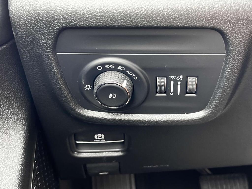 new 2025 Jeep Grand Cherokee L car, priced at $48,015