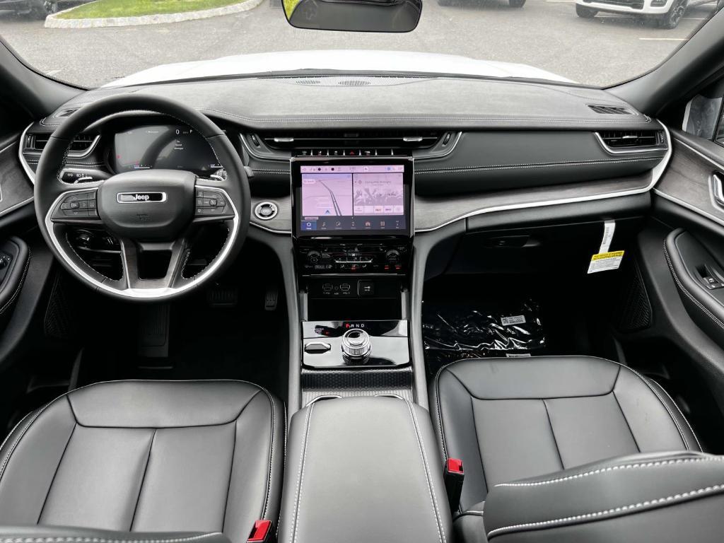 new 2025 Jeep Grand Cherokee L car, priced at $48,015