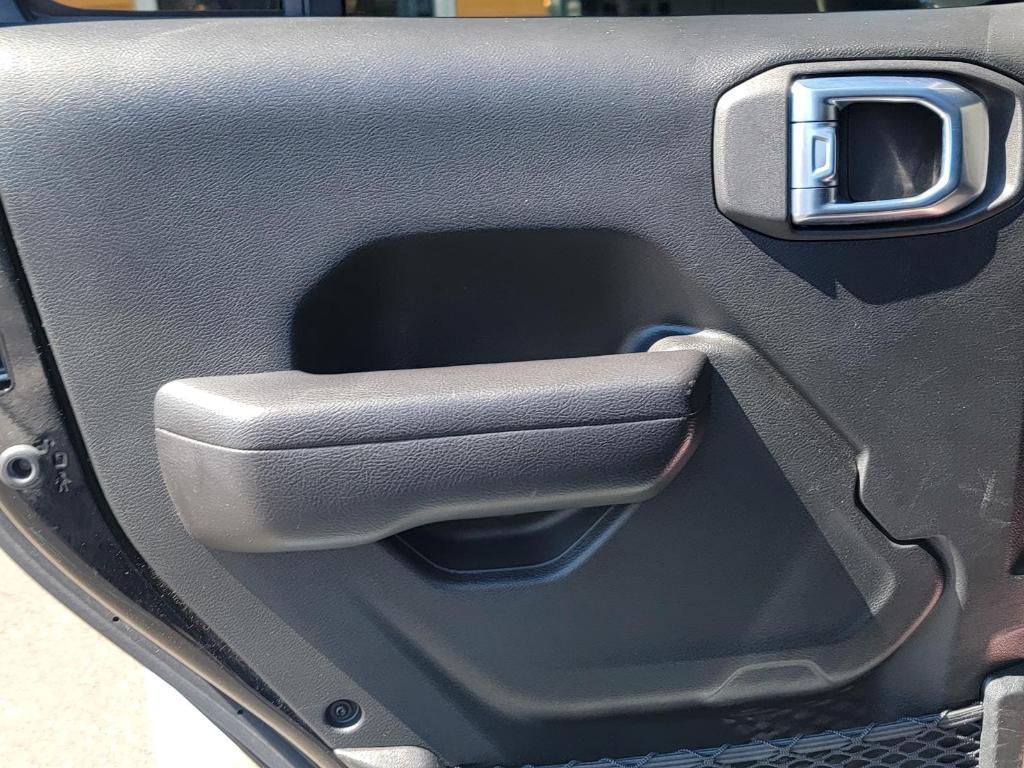 used 2021 Jeep Gladiator car, priced at $33,495