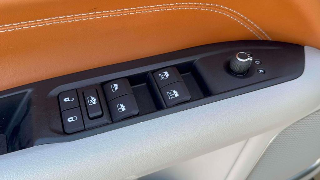 used 2022 Jeep Compass car, priced at $21,359