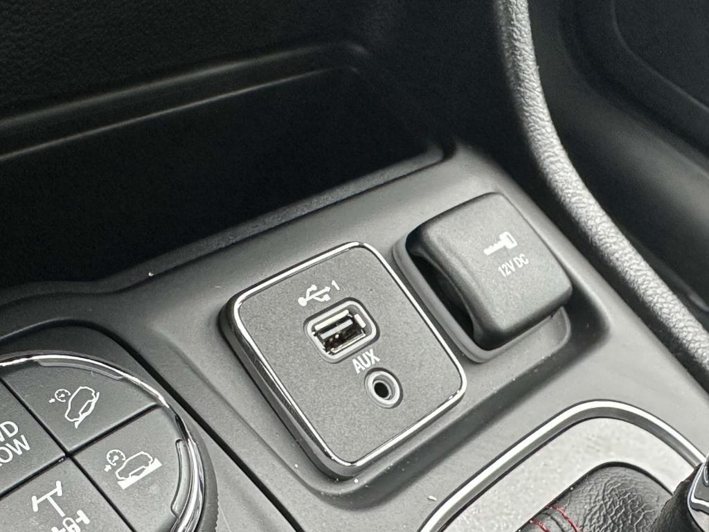 used 2022 Jeep Cherokee car, priced at $25,995