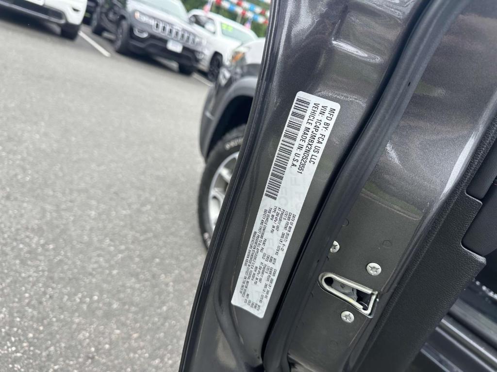 used 2022 Jeep Cherokee car, priced at $25,995