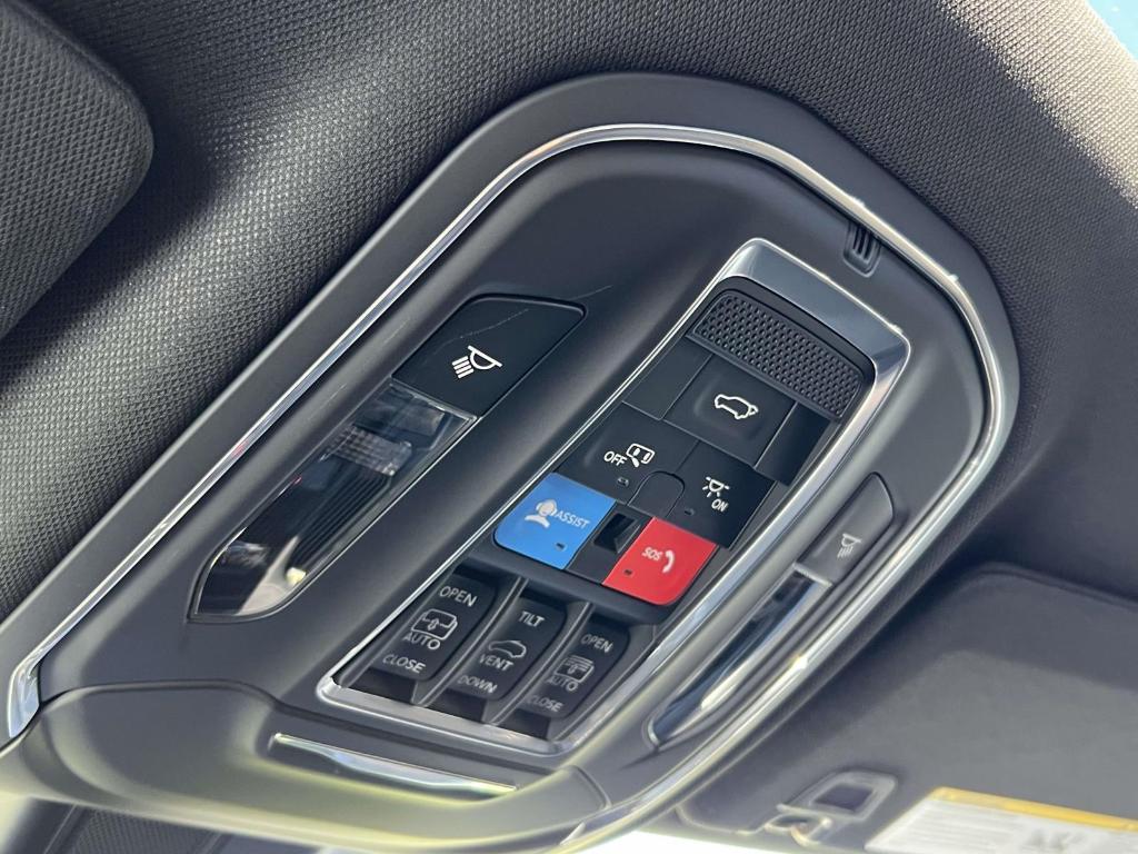 new 2025 Jeep Grand Cherokee car, priced at $49,065