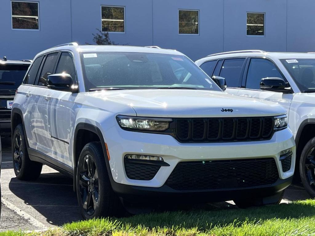 new 2025 Jeep Grand Cherokee car, priced at $49,065