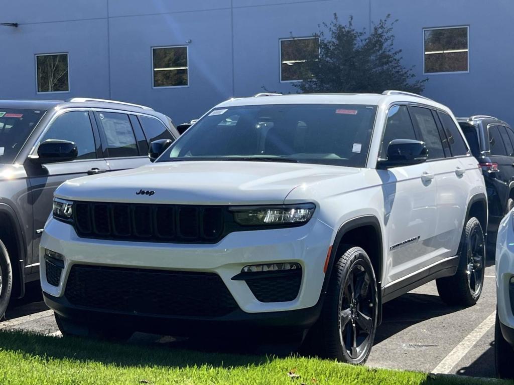 new 2025 Jeep Grand Cherokee car, priced at $49,065