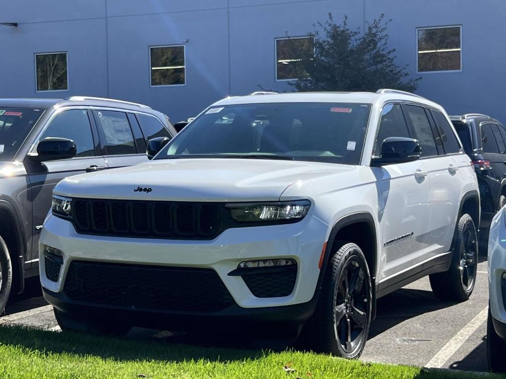 new 2025 Jeep Grand Cherokee car, priced at $49,065