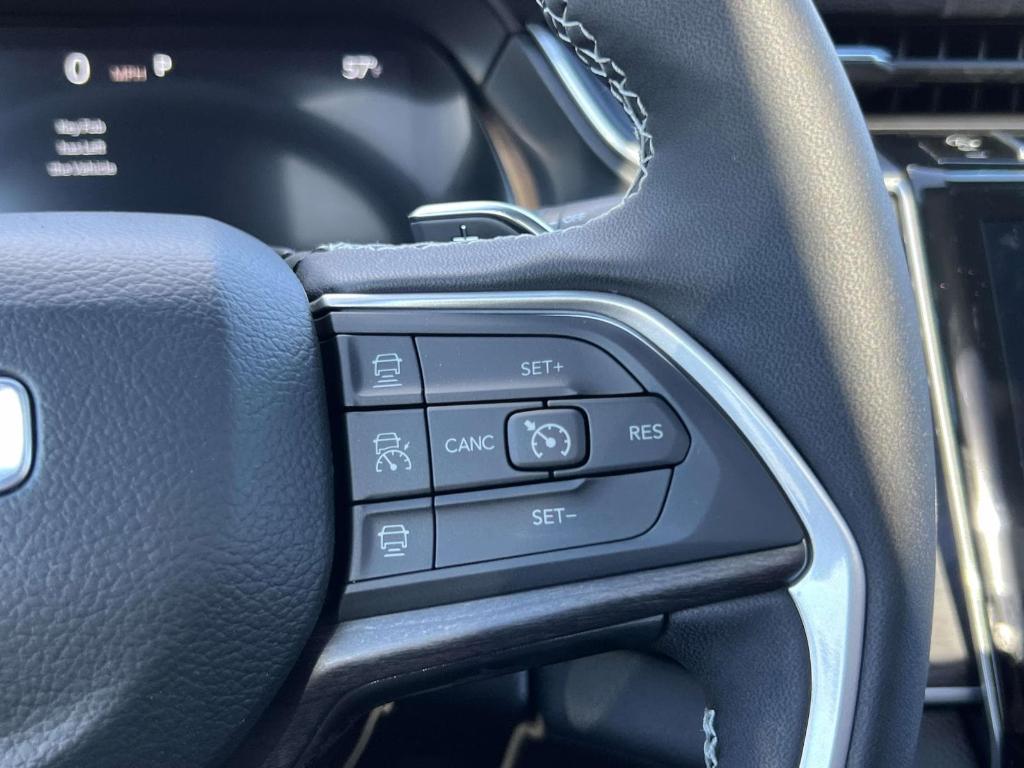 new 2025 Jeep Grand Cherokee car, priced at $49,065