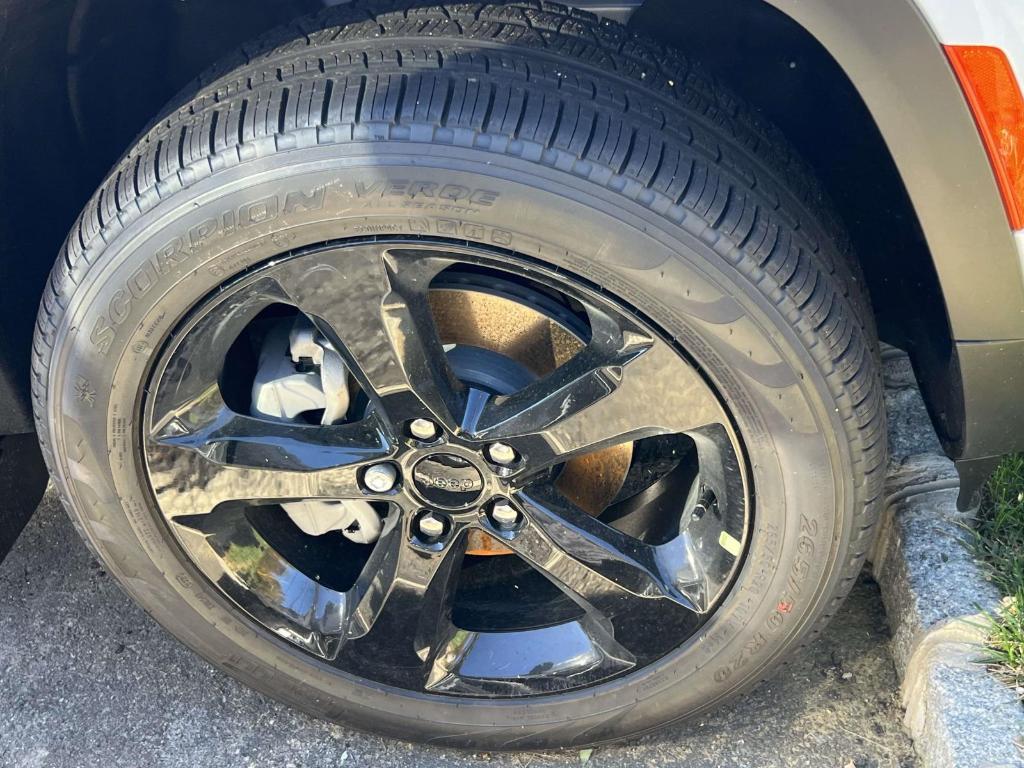 new 2025 Jeep Grand Cherokee car, priced at $49,065