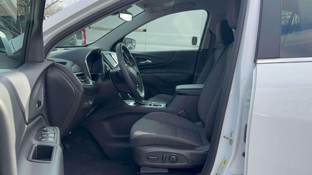 used 2024 Chevrolet Equinox car, priced at $22,795