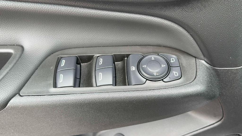 used 2024 Chevrolet Equinox car, priced at $22,795